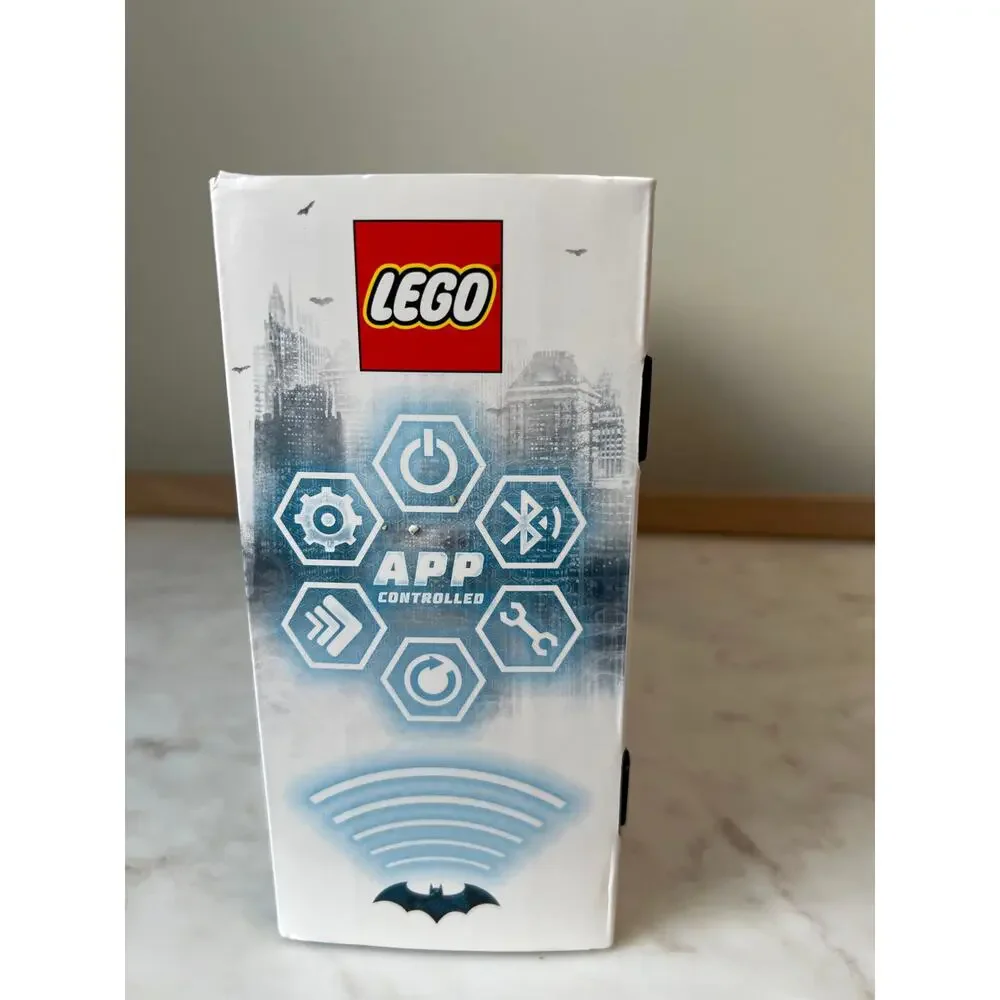 LEGO DC Super Heroes App-Controlled Batmobile (Set 76112) New Factory Sealed